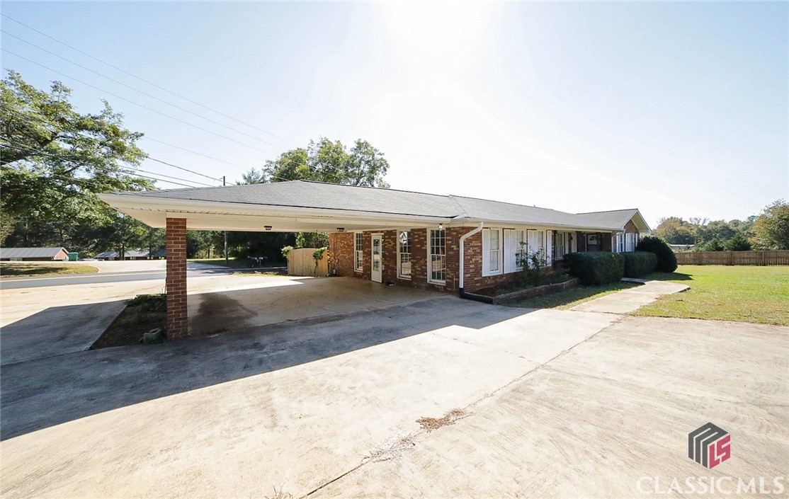 327 General Daniel Avenue S