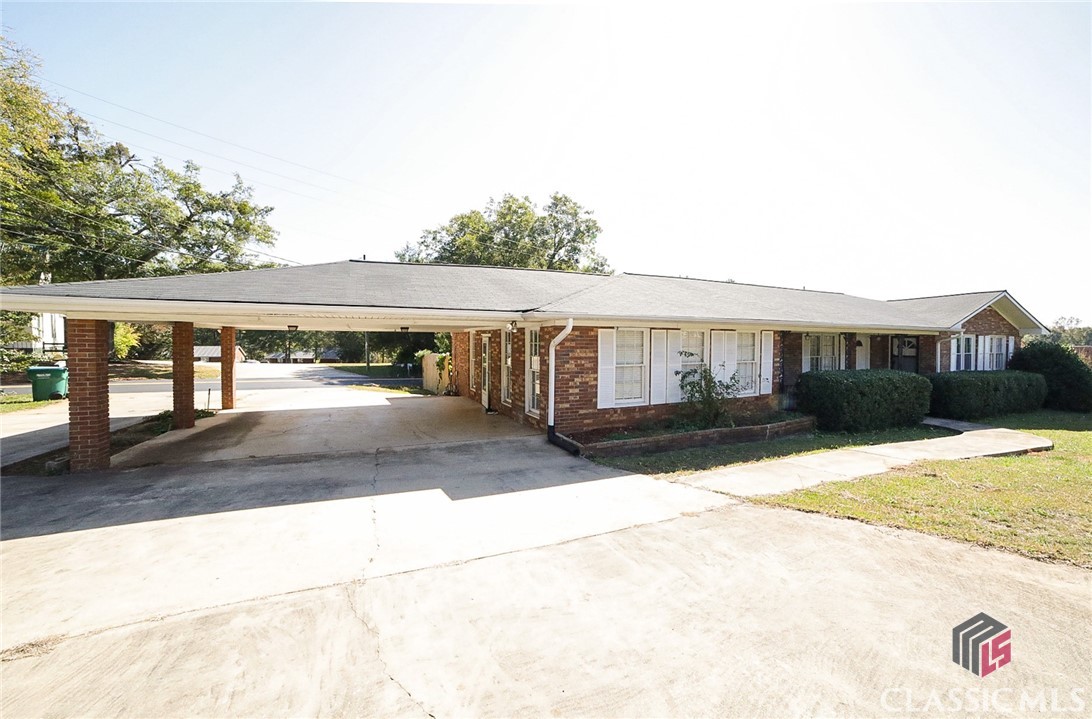 327 General Daniel Avenue S