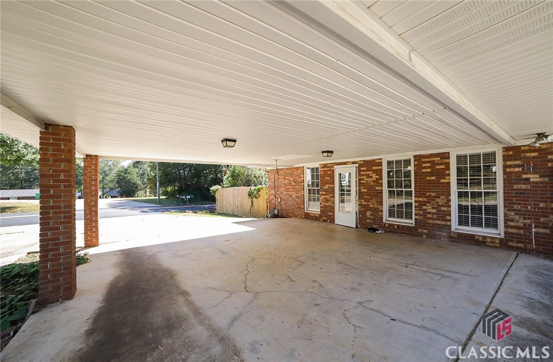 327 General Daniel Avenue S