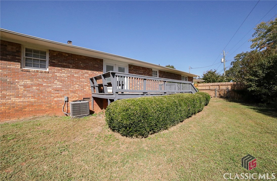 327 General Daniel Avenue S