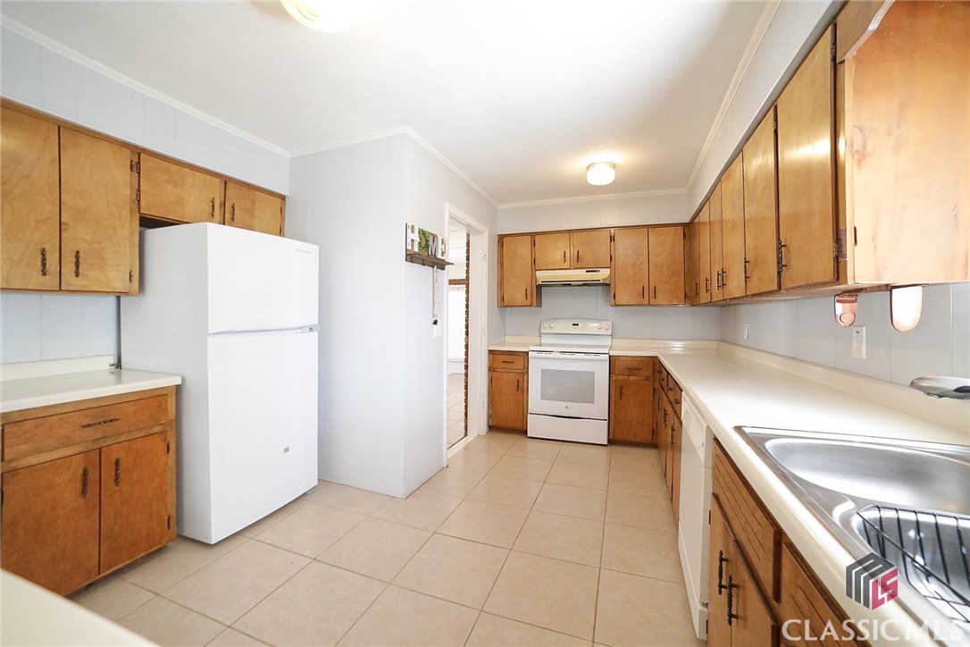327 General Daniel Avenue S
