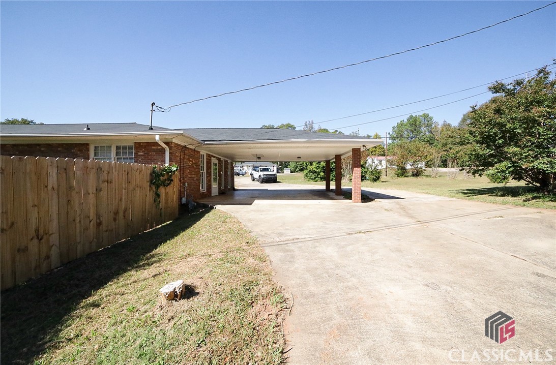 327 General Daniel Avenue S