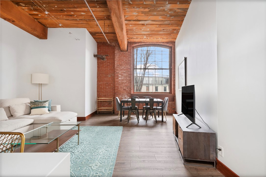 555 South Water Street 211