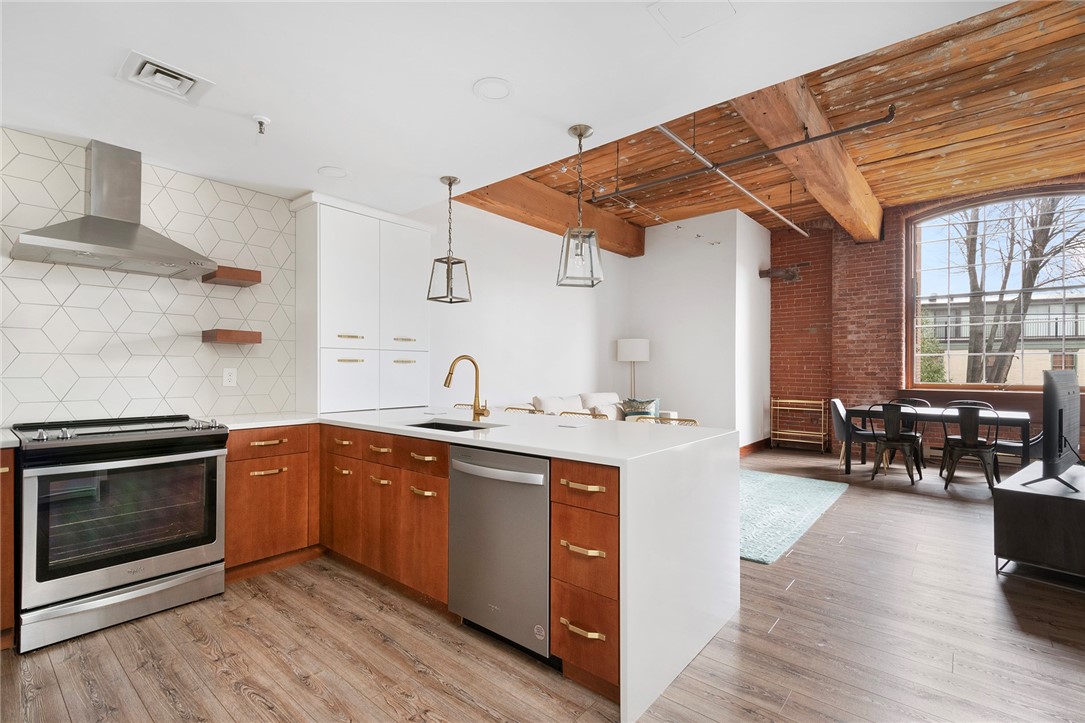 555 South Water Street 211
