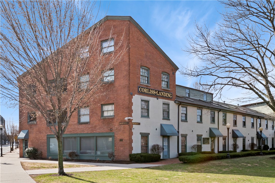 555 South Water Street 211