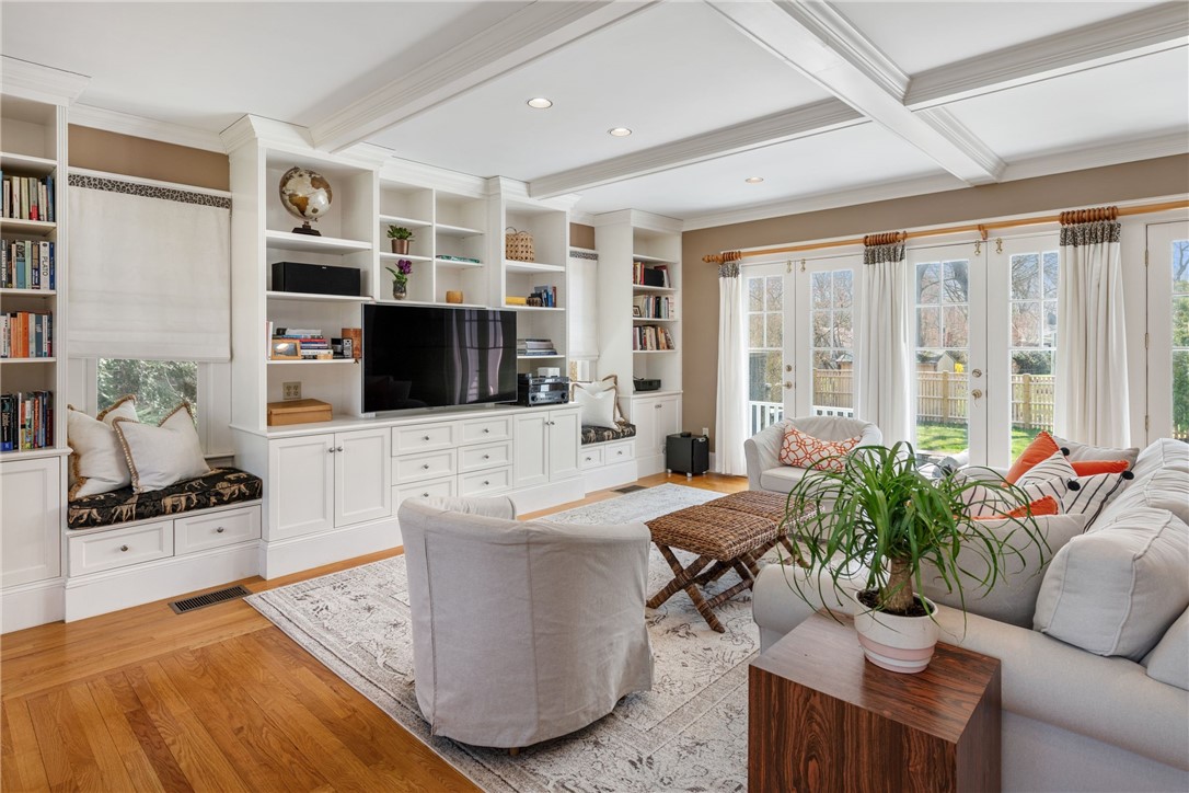 4 Elton Road