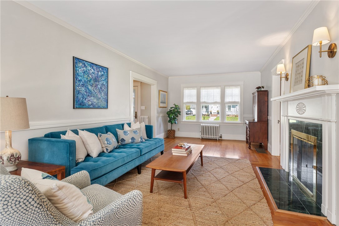 4 Elton Road