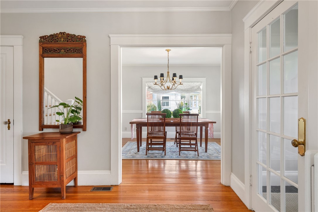 4 Elton Road