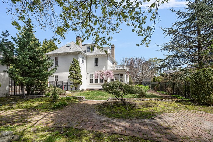 150 Arlington Avenue