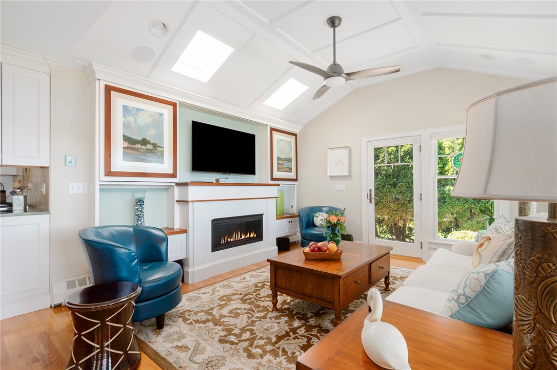 29 Riverside Drive