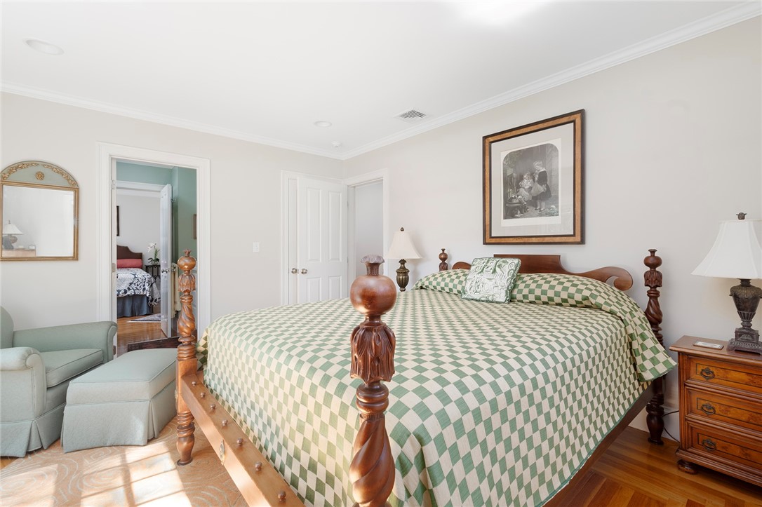 29 Riverside Drive