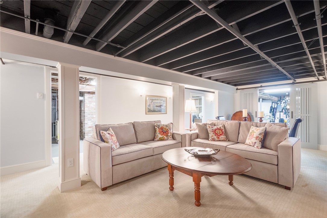 29 Riverside Drive