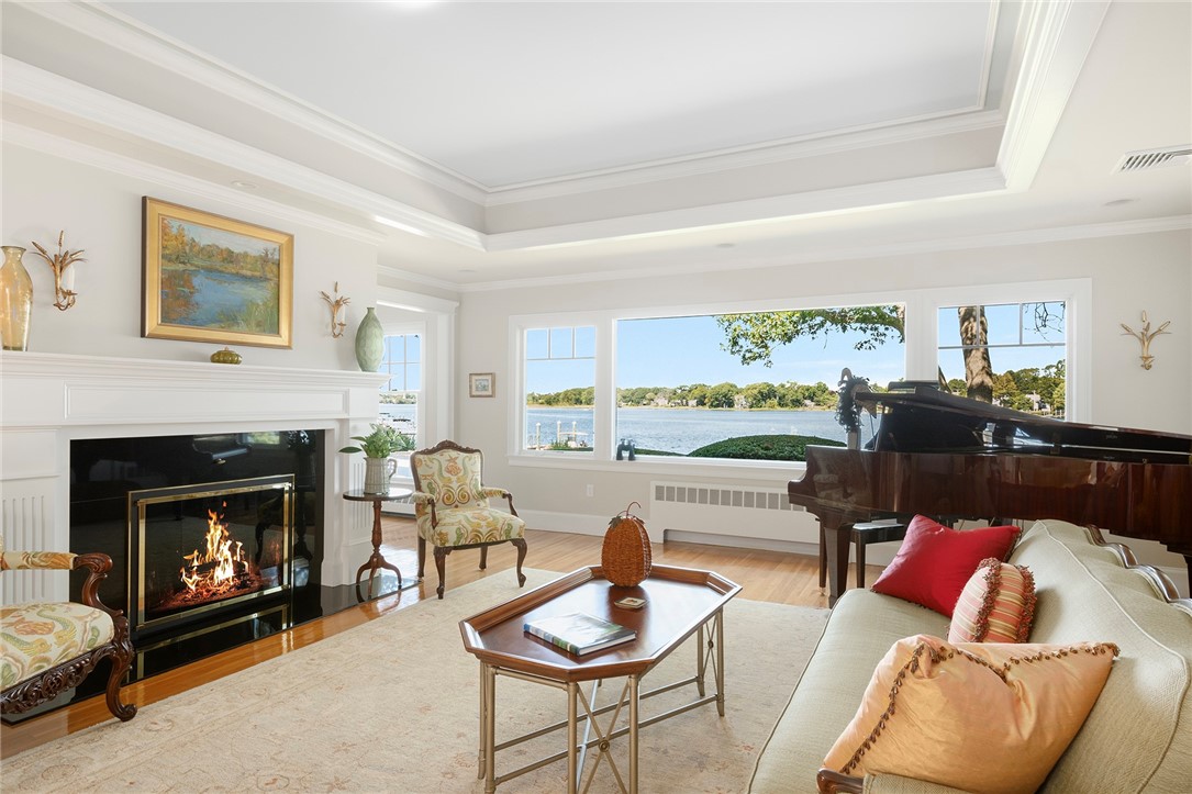 29 Riverside Drive