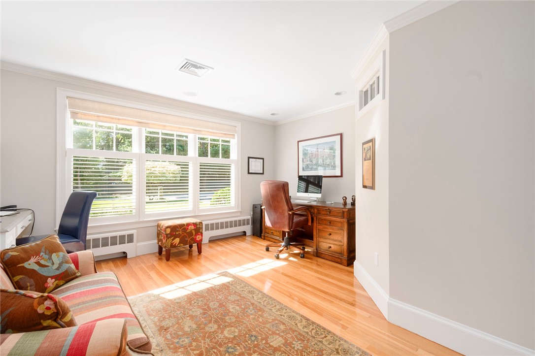 29 Riverside Drive
