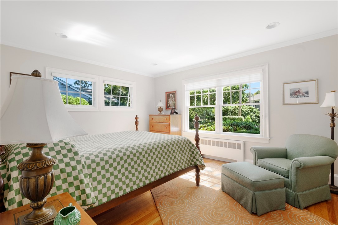 29 Riverside Drive