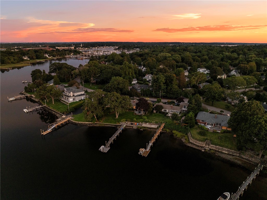 29 Riverside Drive