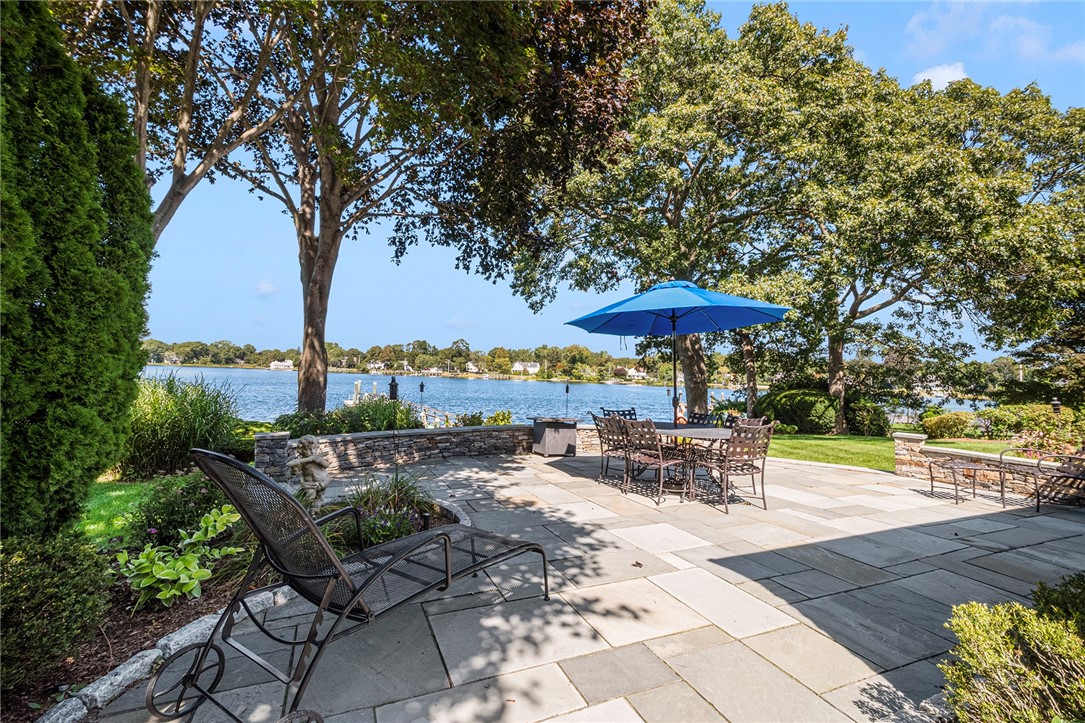 29 Riverside Drive