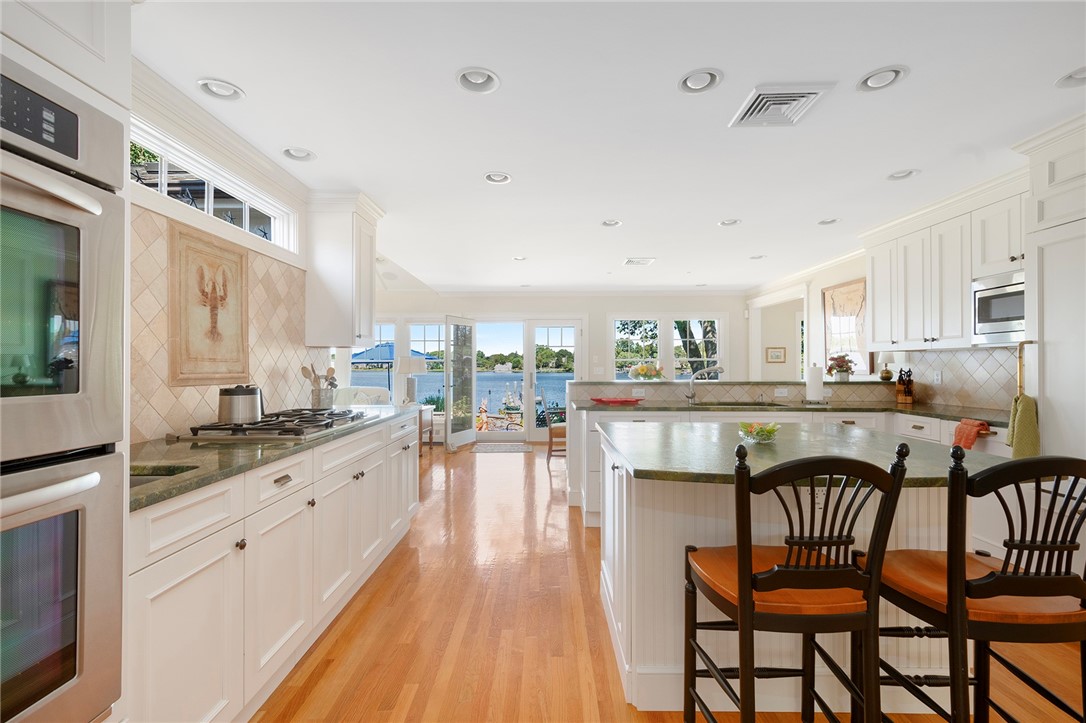 29 Riverside Drive