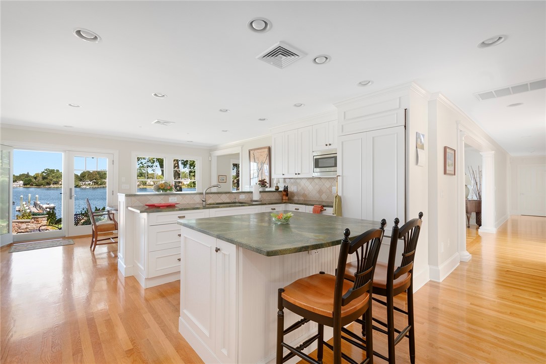 29 Riverside Drive