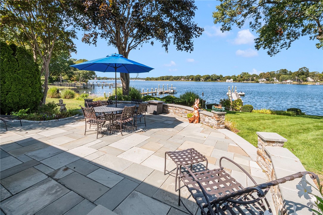 29 Riverside Drive