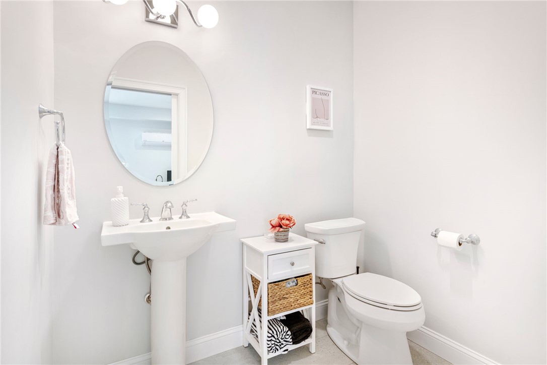 10 Kettle Pount Avenue