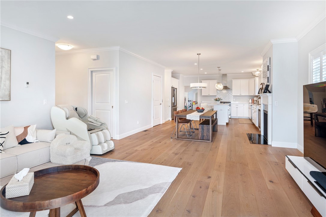 10 Kettle Pount Avenue