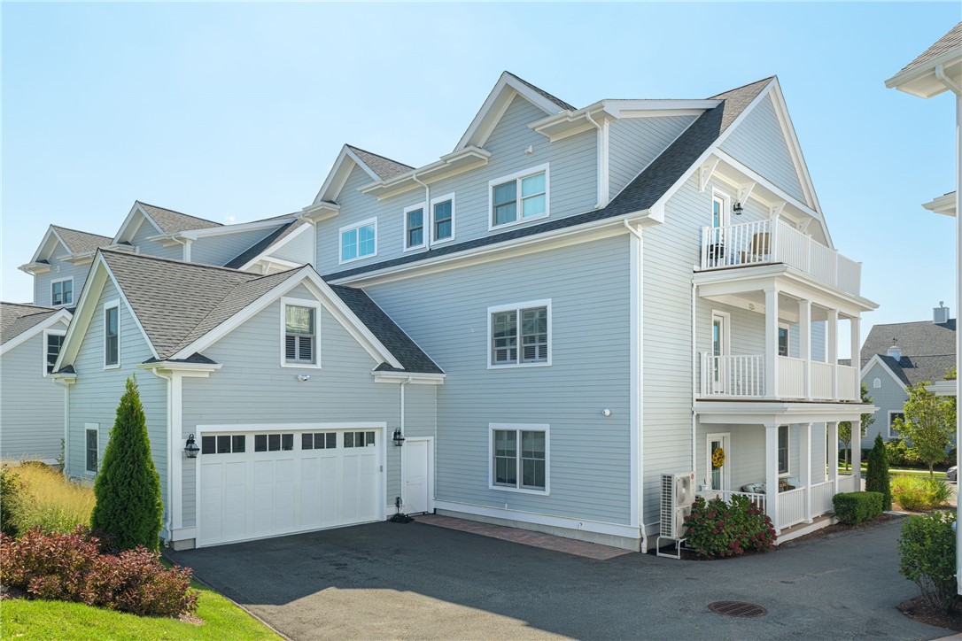 10 Kettle Pount Avenue