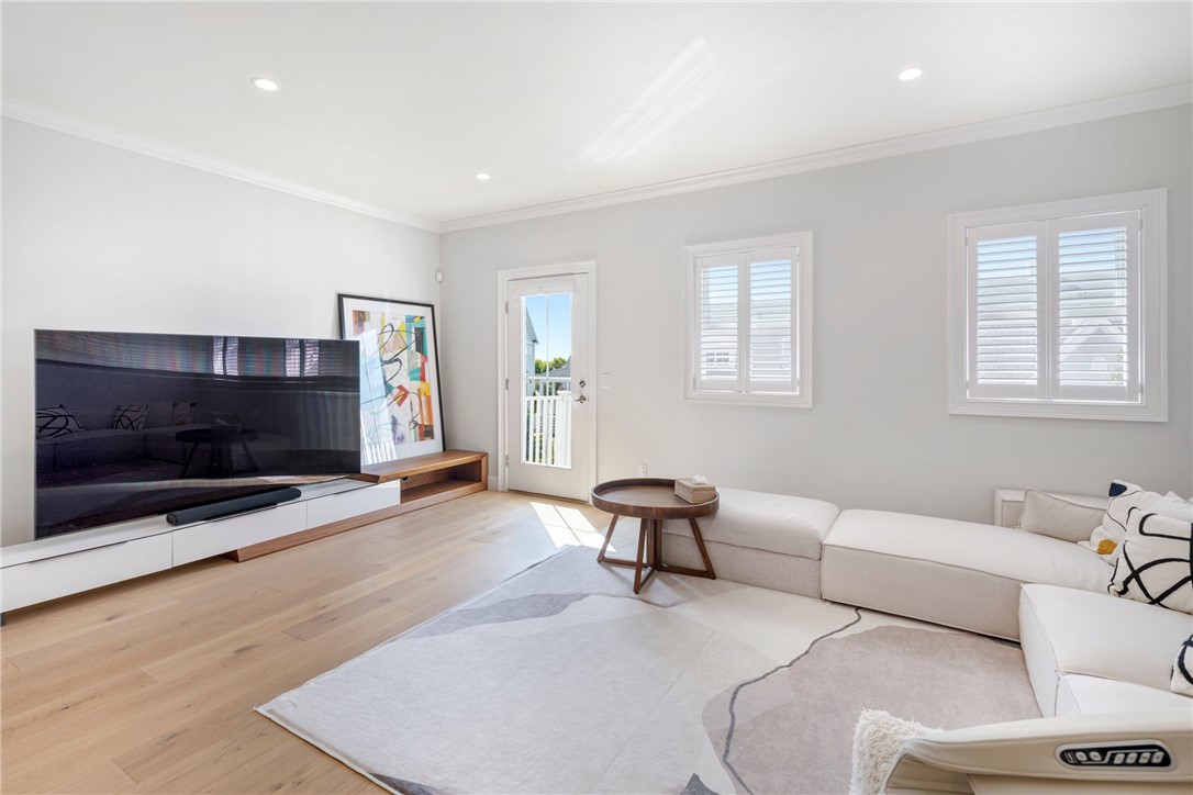 10 Kettle Pount Avenue