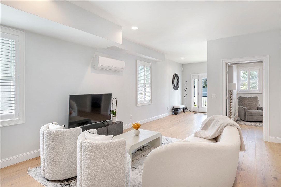 10 Kettle Pount Avenue