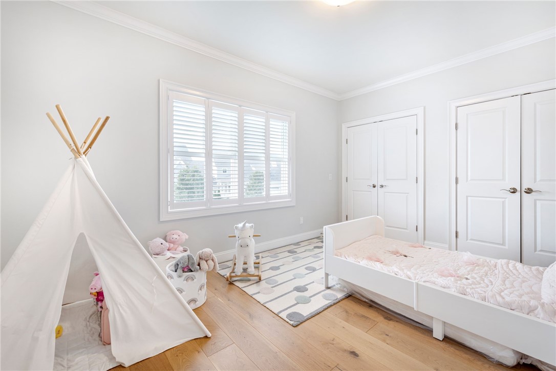 10 Kettle Pount Avenue