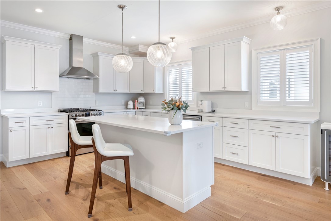 10 Kettle Pount Avenue