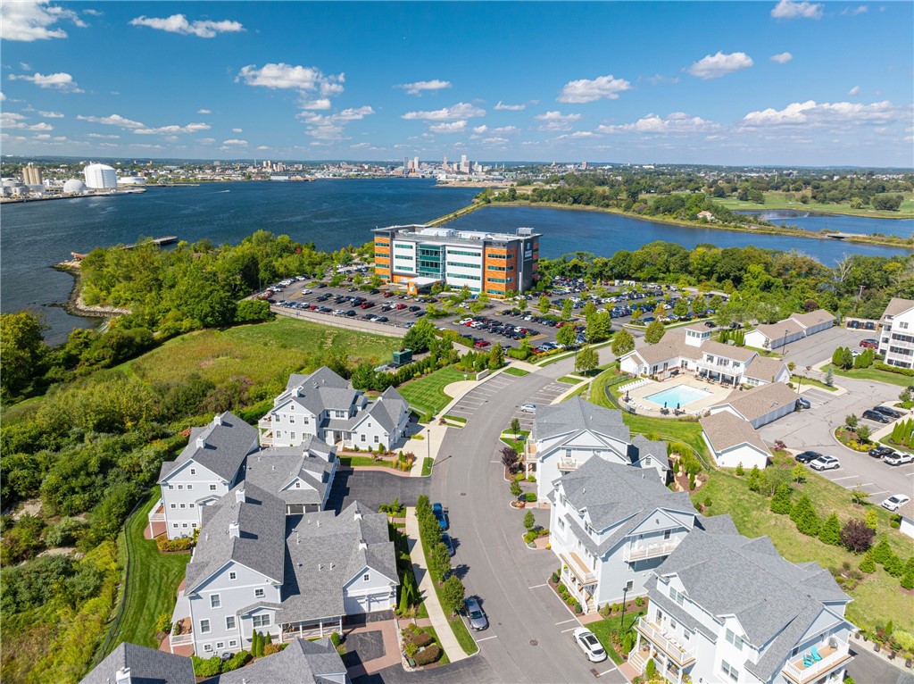 10 Kettle Pount Avenue