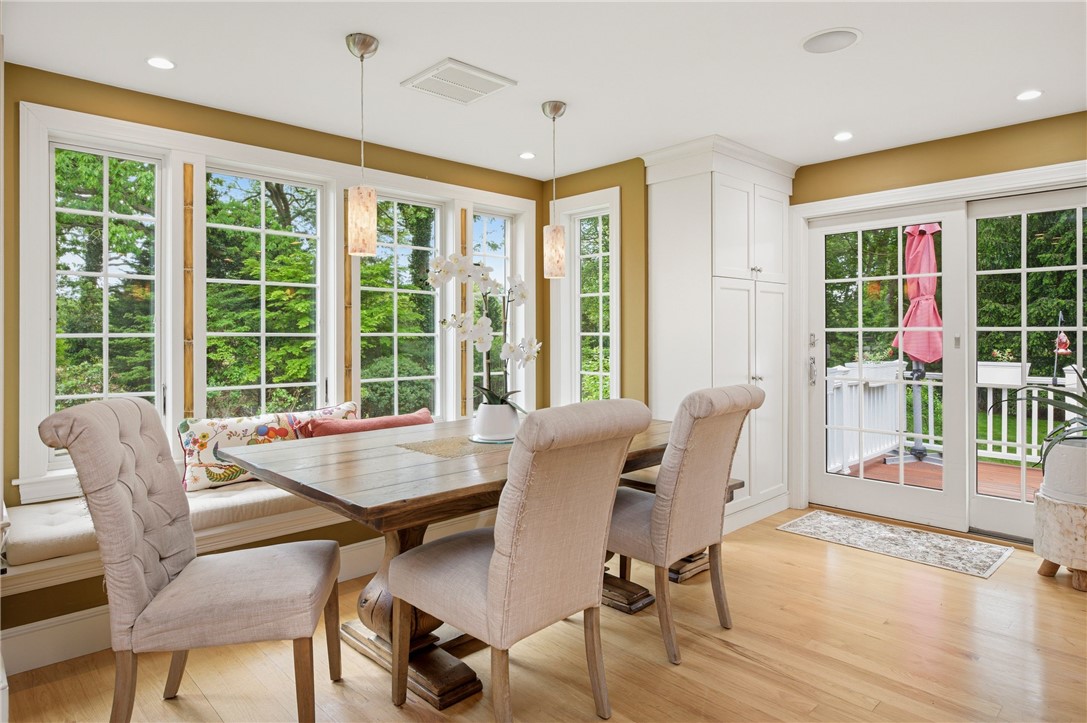 31 Meadowbrook Drive