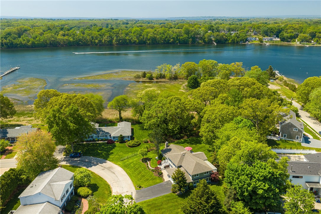 31 Meadowbrook Drive