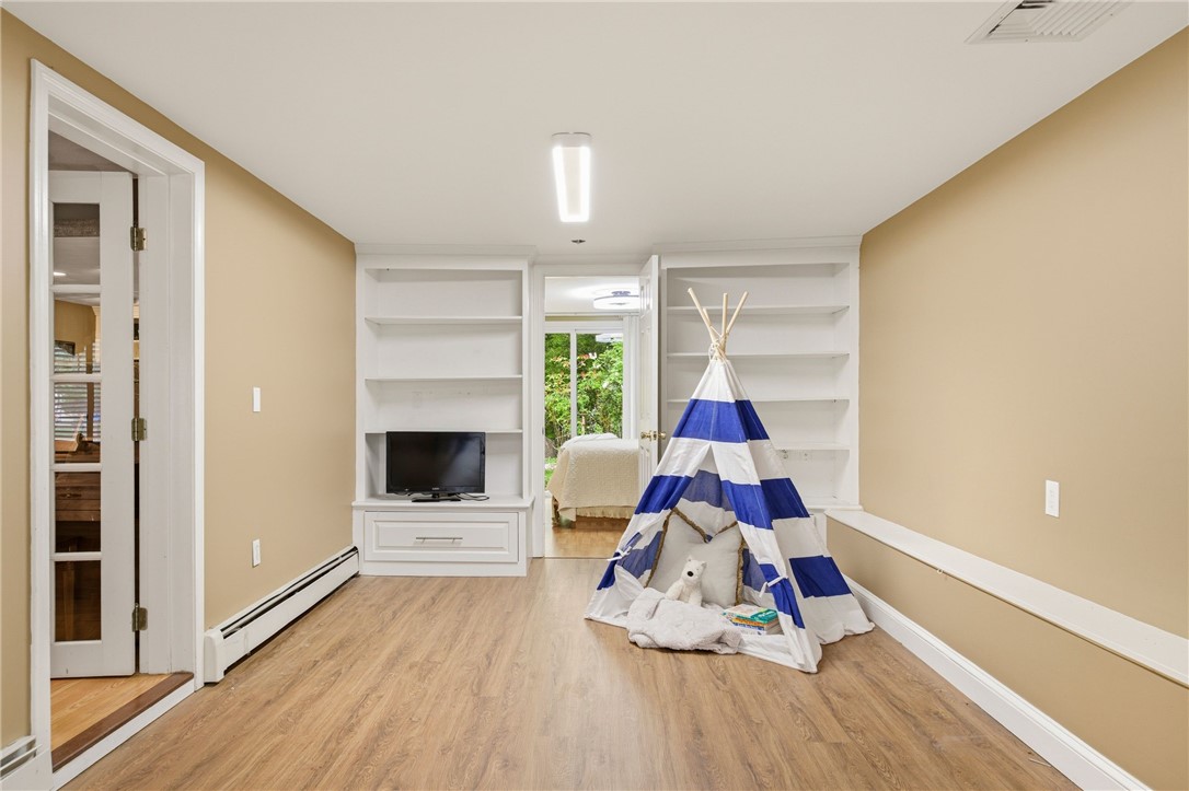31 Meadowbrook Drive