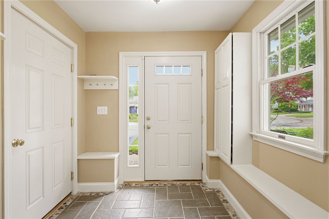 31 Meadowbrook Drive