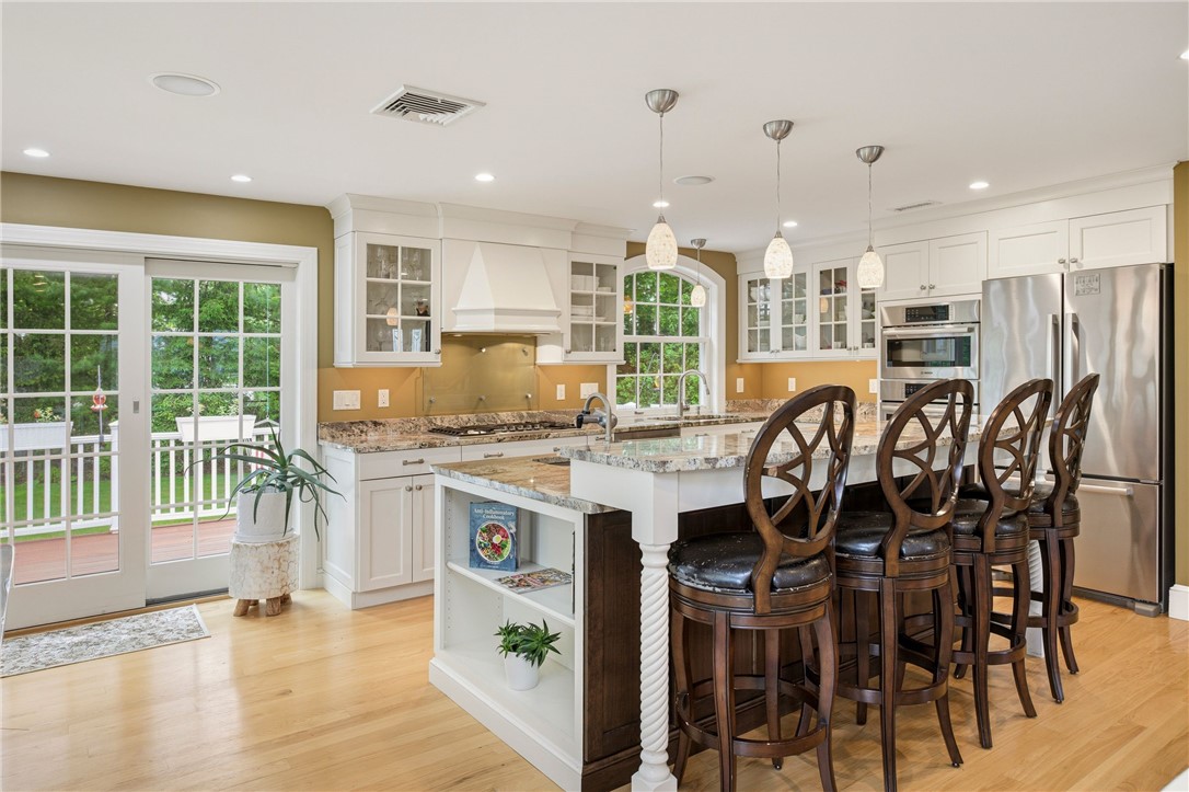 31 Meadowbrook Drive
