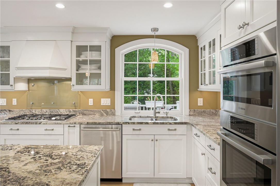 31 Meadowbrook Drive