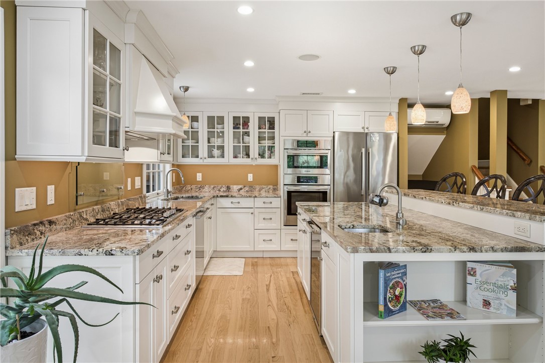 31 Meadowbrook Drive