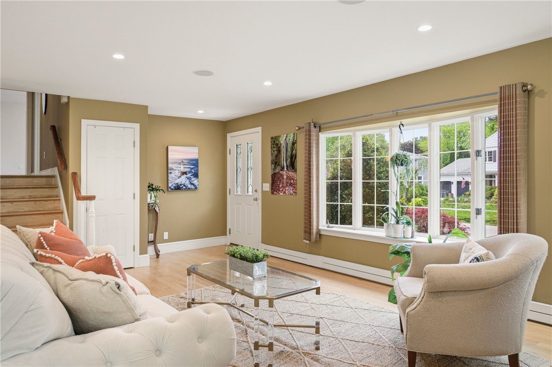 31 Meadowbrook Drive