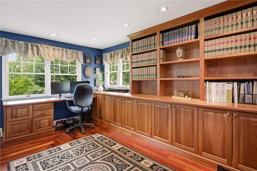 31 Meadowbrook Drive