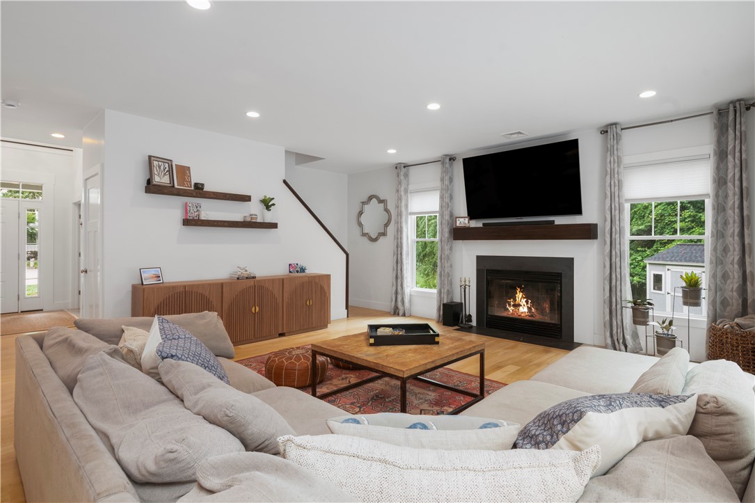 9 River Oak Road