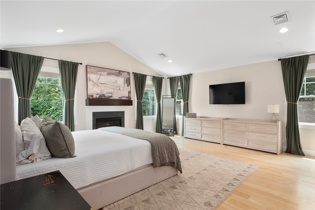 9 River Oak Road