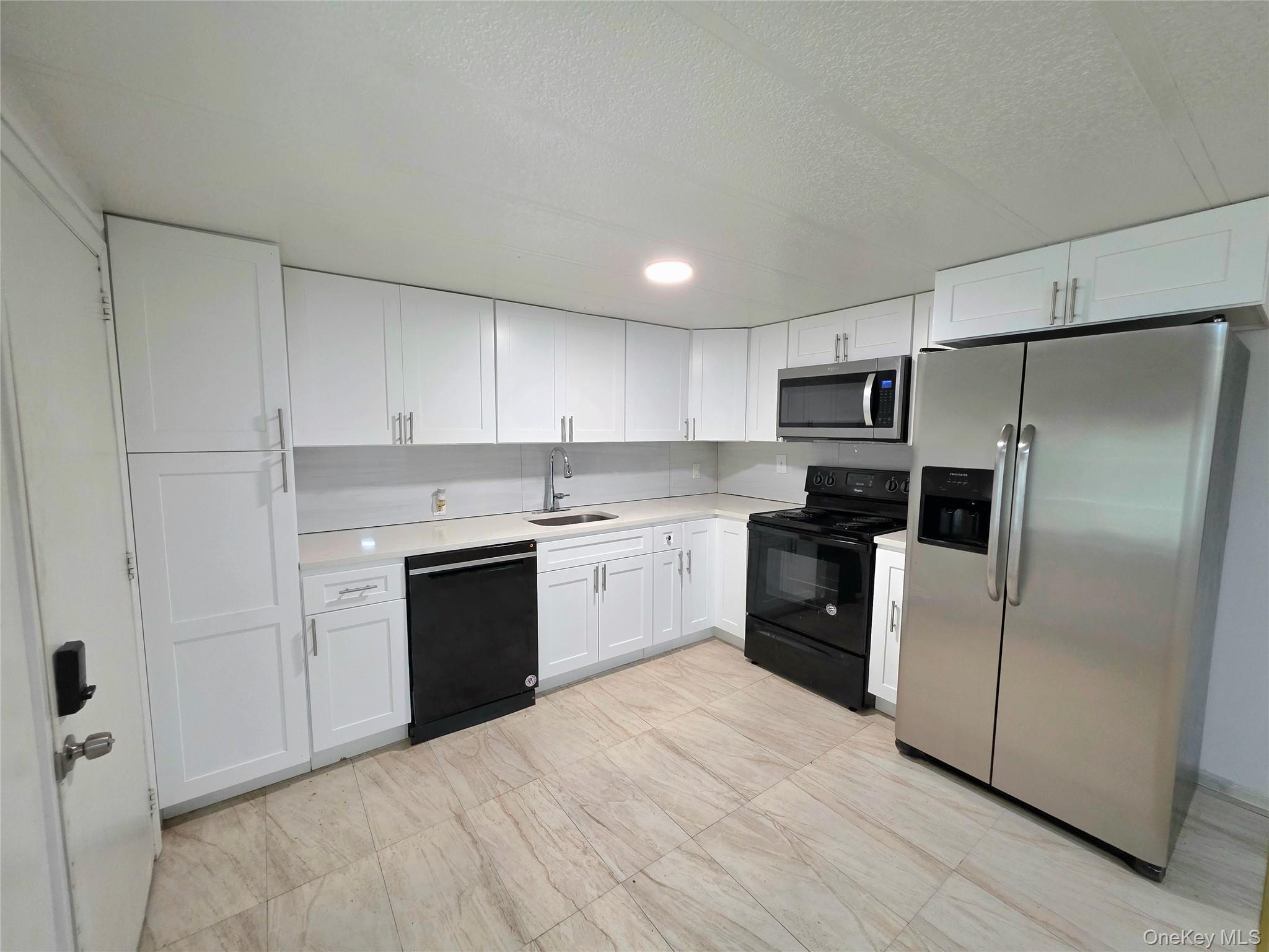 525 Riverleigh Avenue Unit: 111