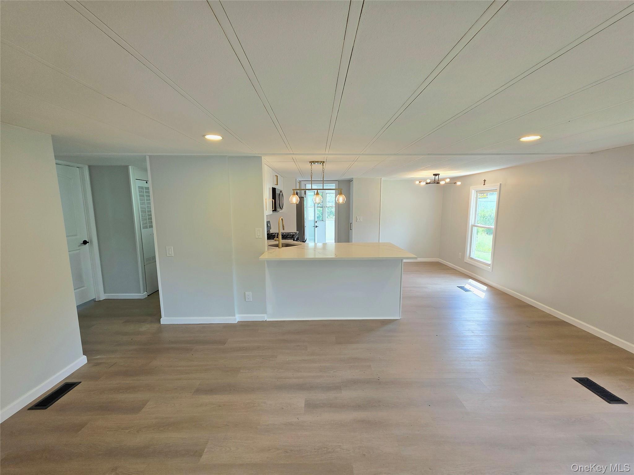 525 Riverleigh Avenue Unit: 221