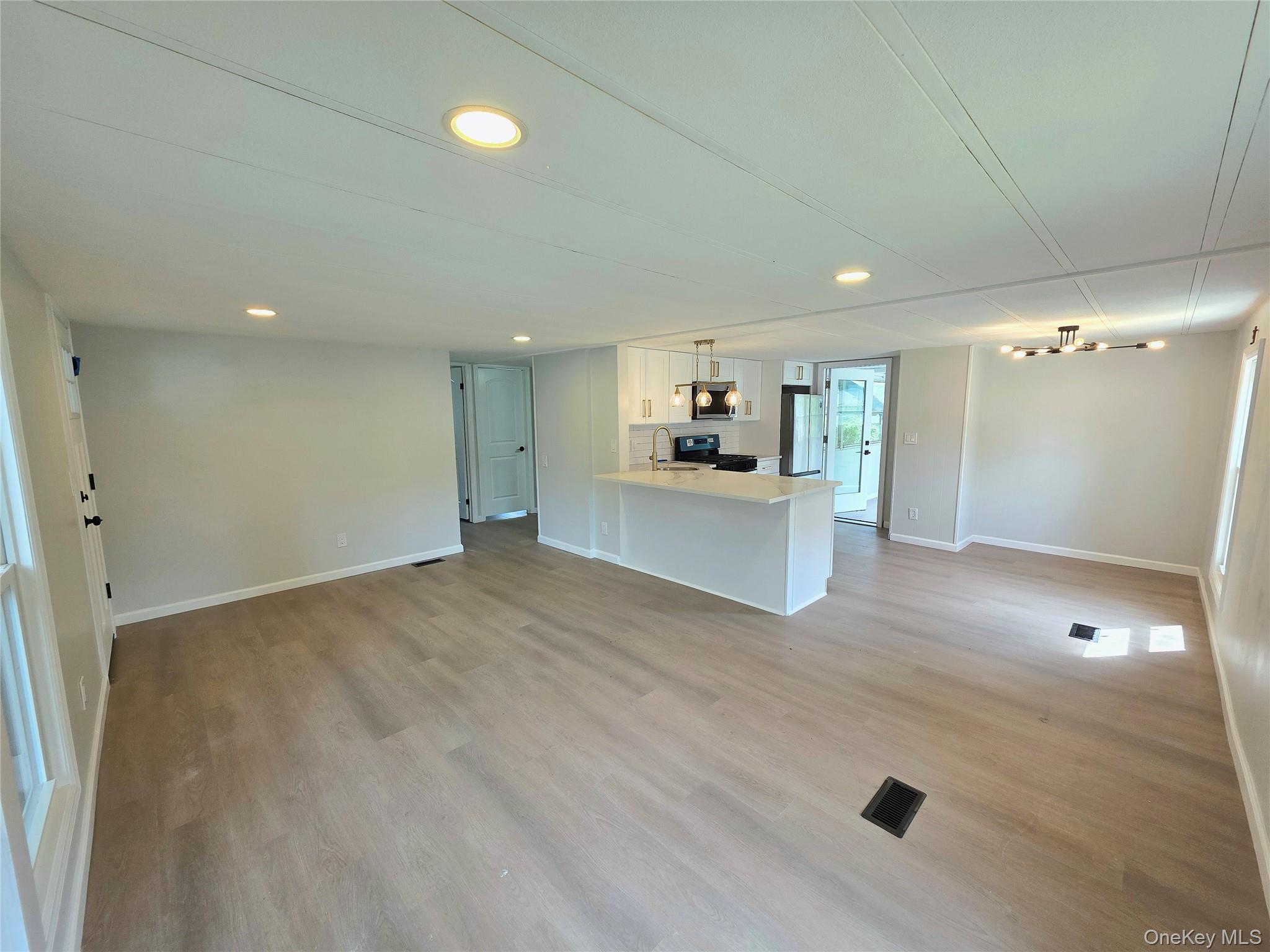 525 Riverleigh Avenue Unit: 221