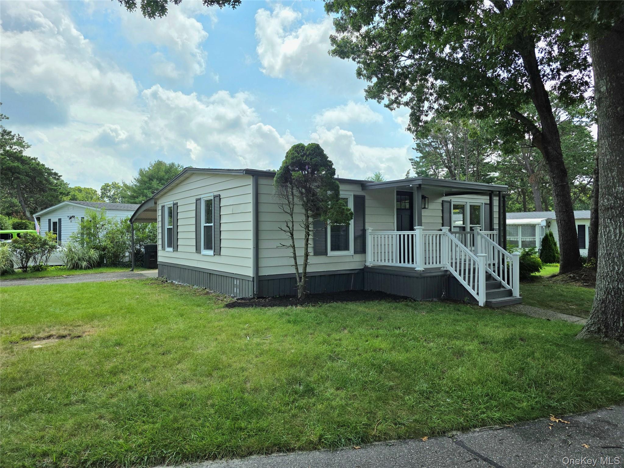 525 Riverleigh Avenue Unit: 221