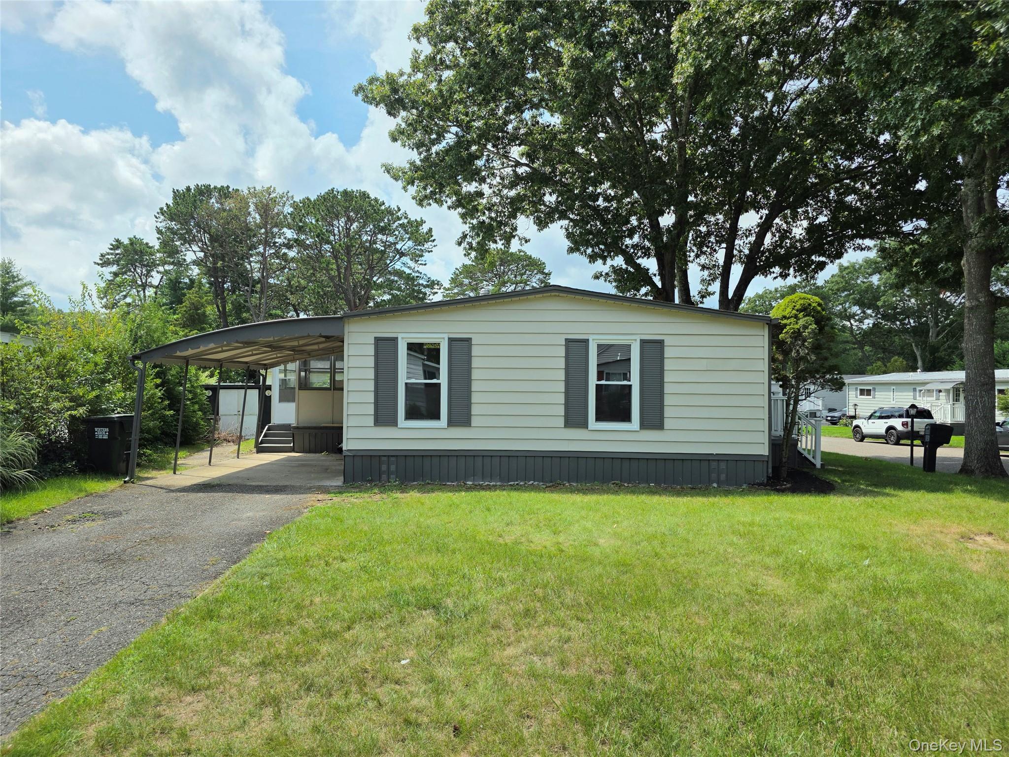 525 Riverleigh Avenue Unit: 221