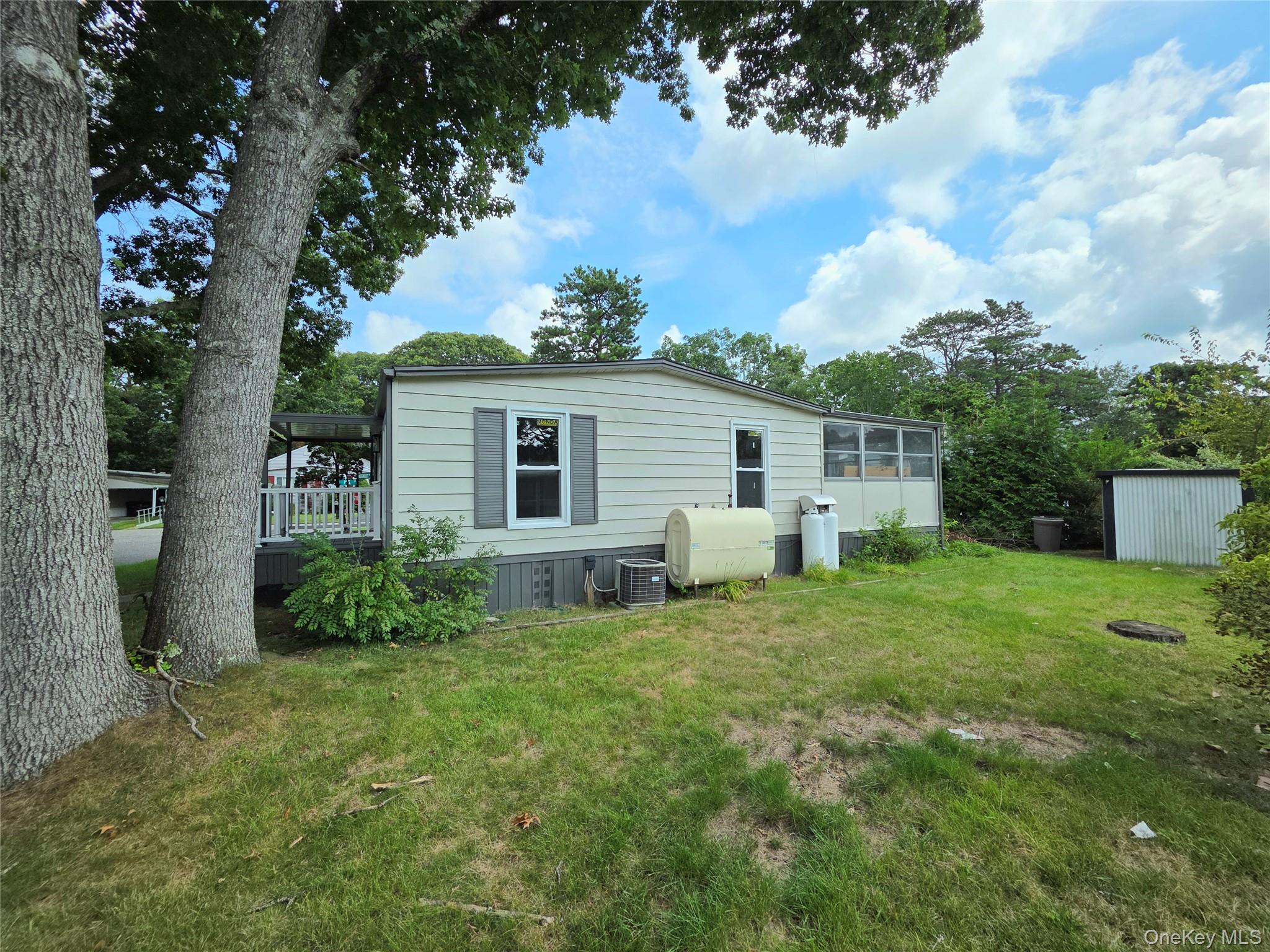 525 Riverleigh Avenue Unit: 221