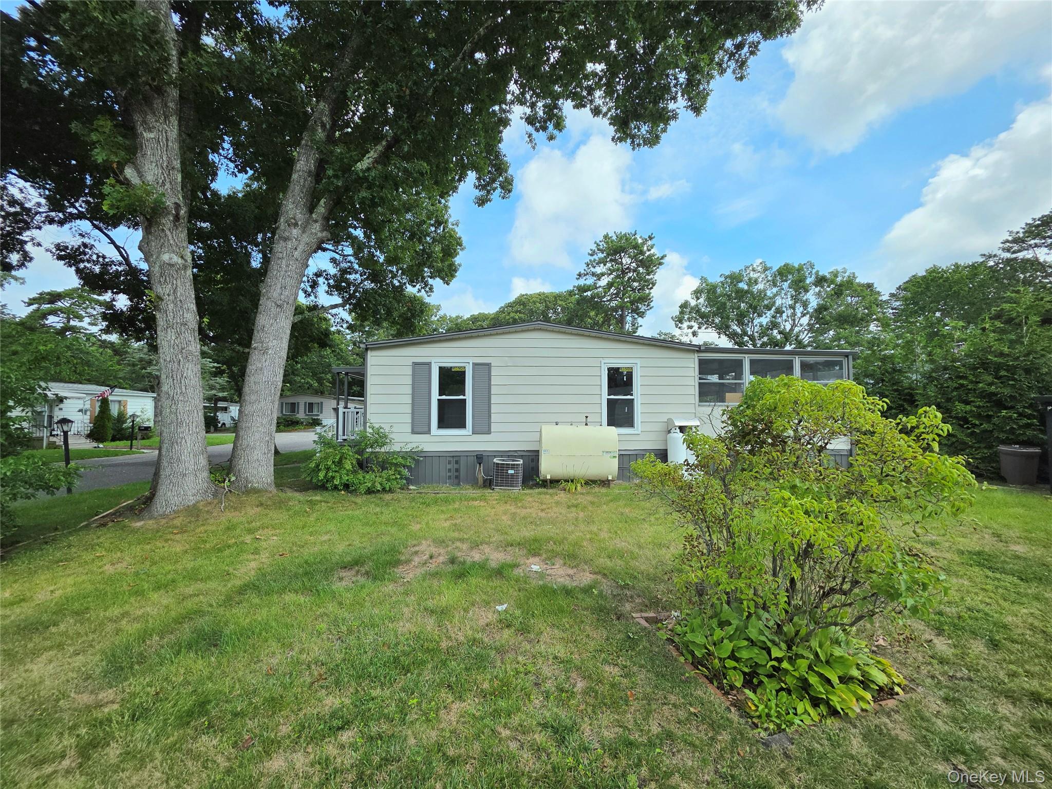 525 Riverleigh Avenue Unit: 221